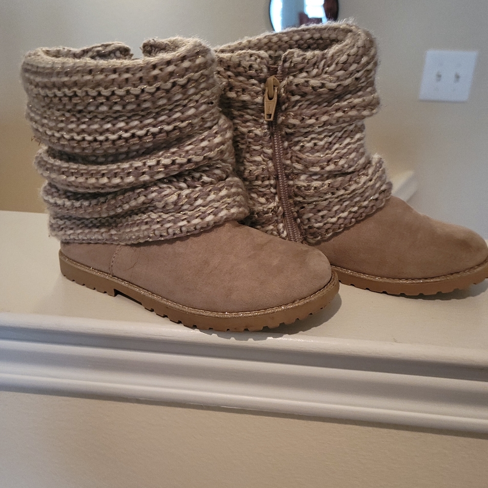 EXCELLENT CONDITION! GIRL'S BOOTS